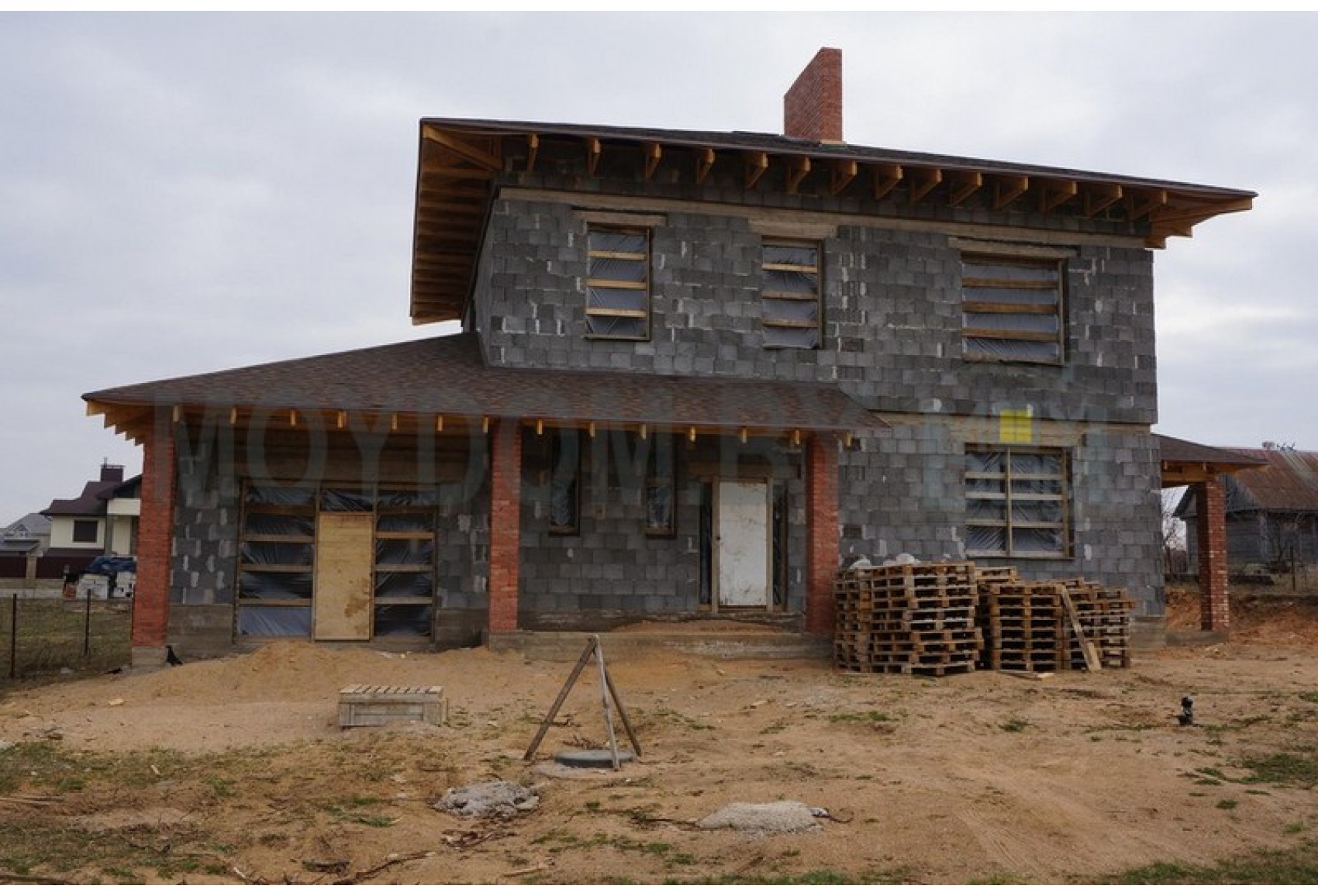 Проект двухэтажного дома с гаражом и террасой  Проект двухэтажного дома с гаражом и террасой