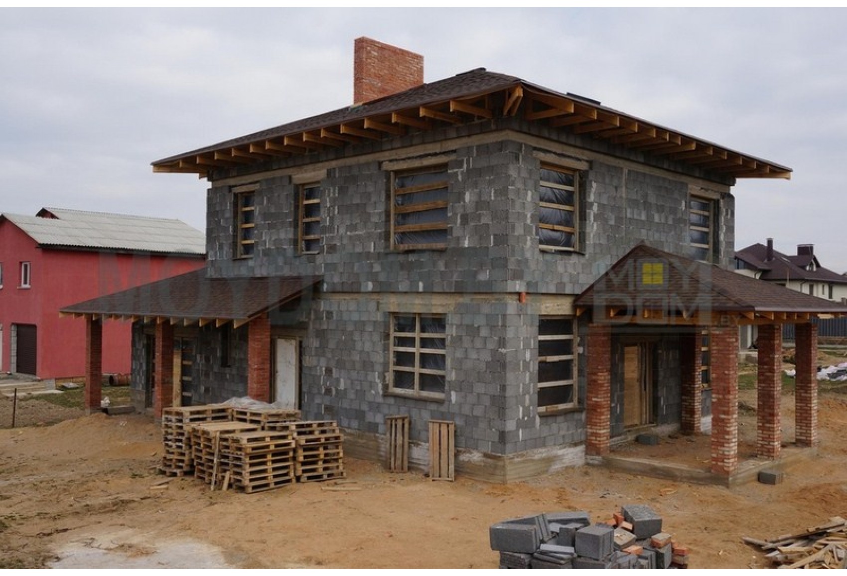 Проект двухэтажного дома с гаражом и террасой  Проект двухэтажного дома с гаражом и террасой