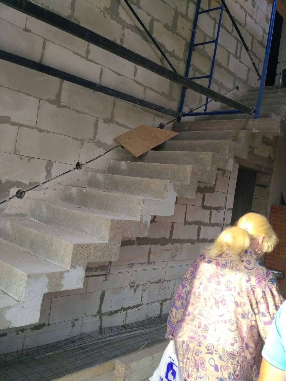 вид на бетонную лестницу проекта 243-A1+